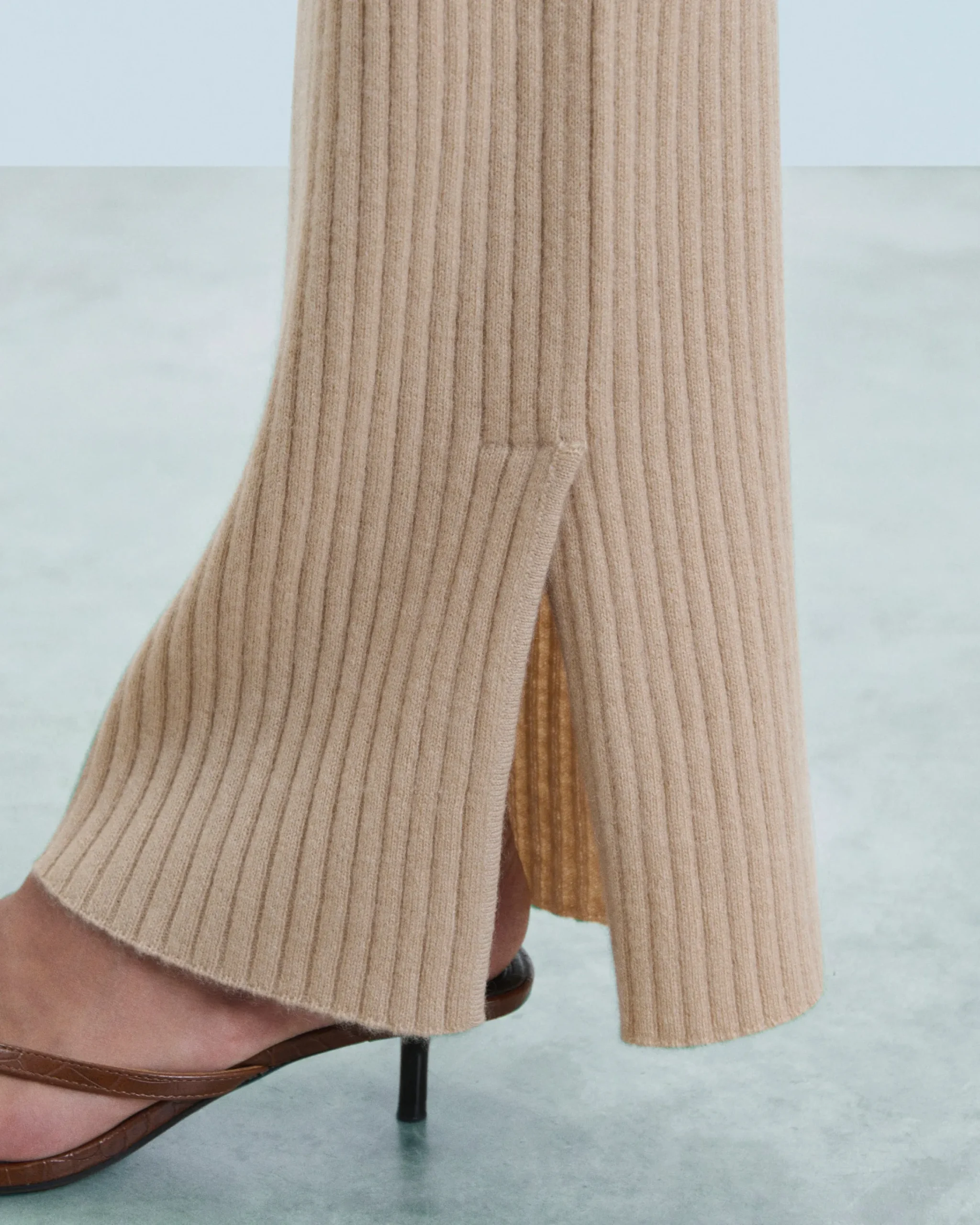 FROM FUTURE Joggers Larghi Beige Cheap