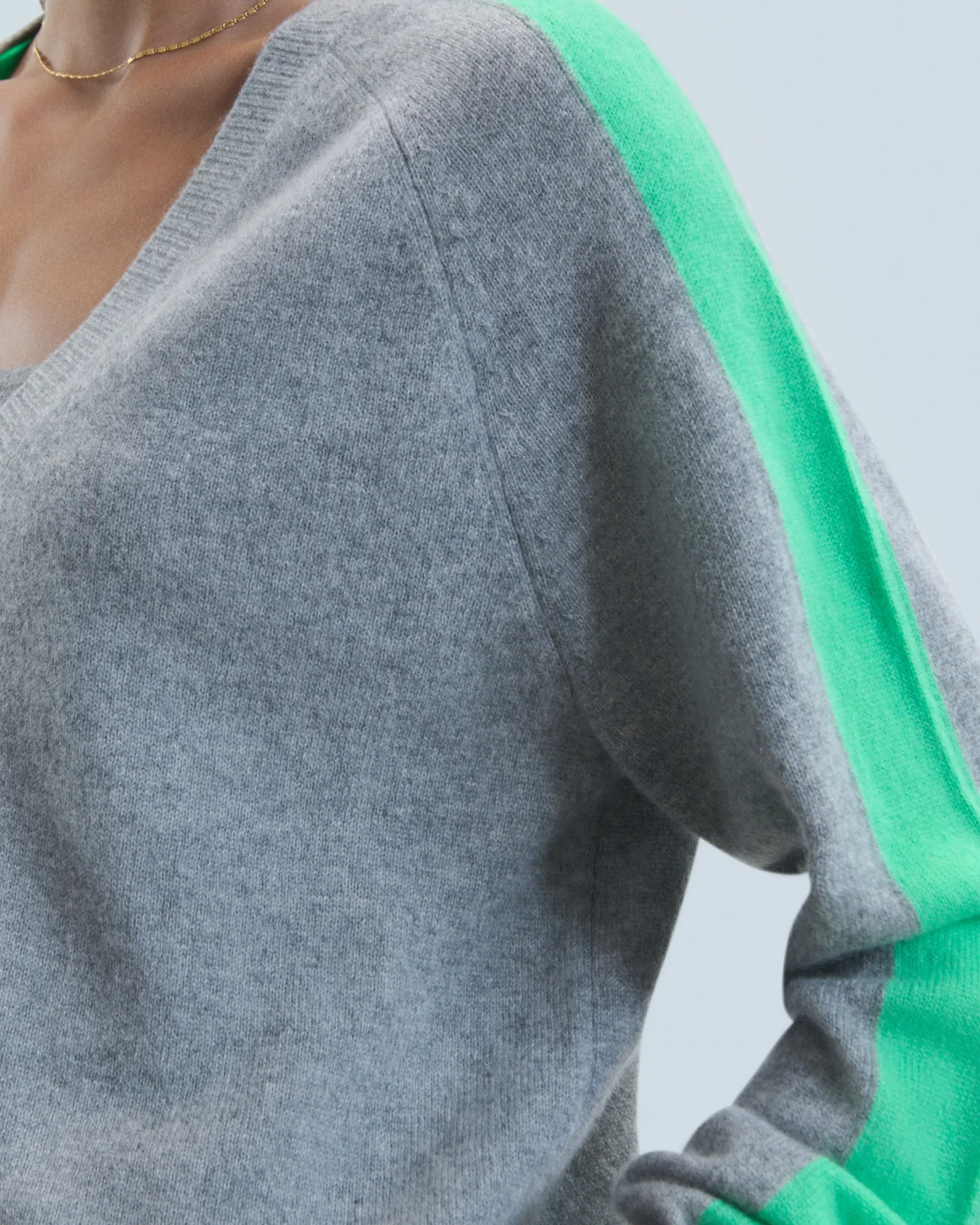 FROM FUTURE Pullover Scollo a V Oversize Bande bicolori Leggero Grigioericascuro Discount