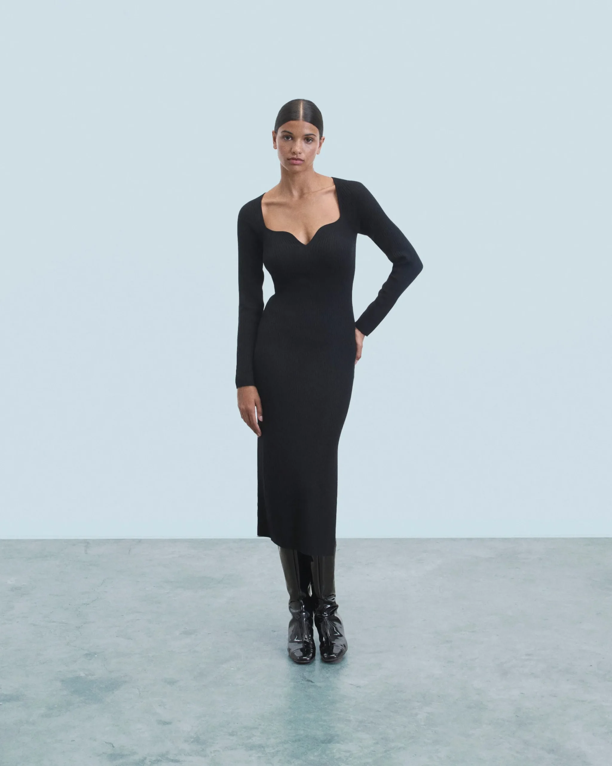 FROM FUTURE Vestito Lungo Maniche lunghe Scollo a cuore Nero Hot